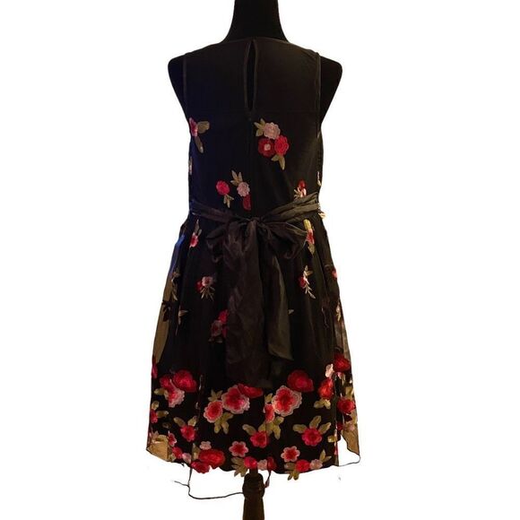 Venus‎ Retro Look Black Floral Embroidered Dress with Tulle Overlay Size 10 NWT - Picture 4 of 13